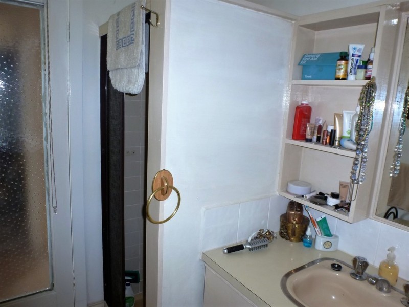 2083 Glenelg Highway, Lake Bolac VIC 3351