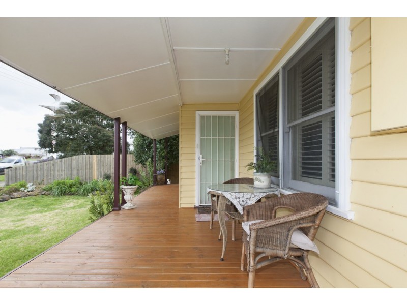 126 Montgomery Street, Lake Bolac VIC 3351