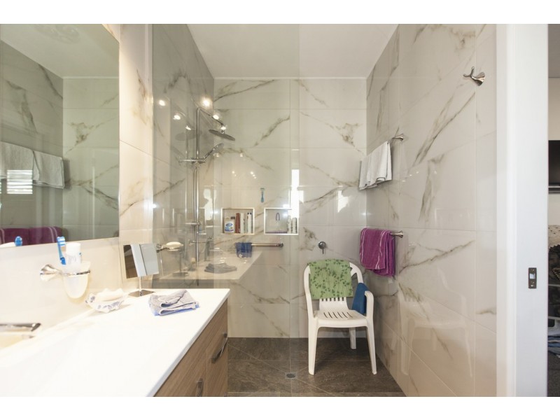 126 Montgomery Street, Lake Bolac VIC 3351