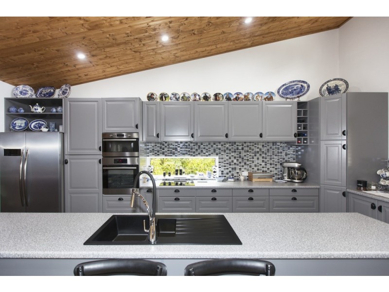 126 Montgomery Street, Lake Bolac VIC 3351