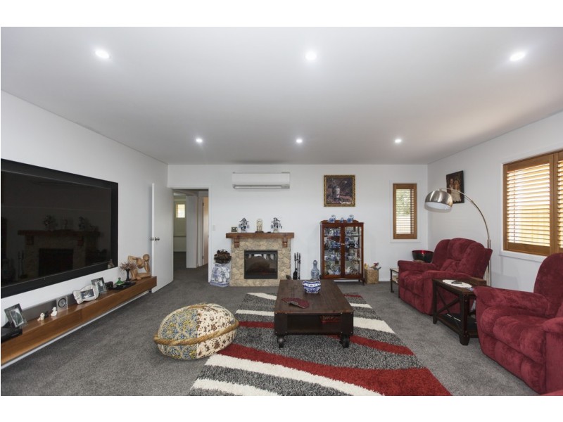 126 Montgomery Street, Lake Bolac VIC 3351