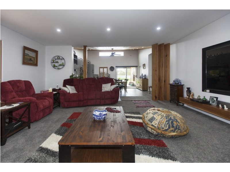 126 Montgomery Street, Lake Bolac VIC 3351