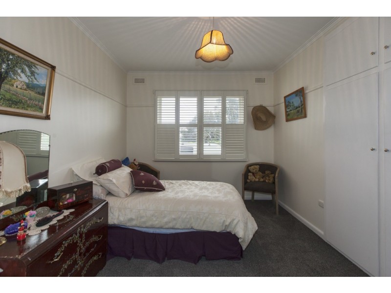 126 Montgomery Street, Lake Bolac VIC 3351