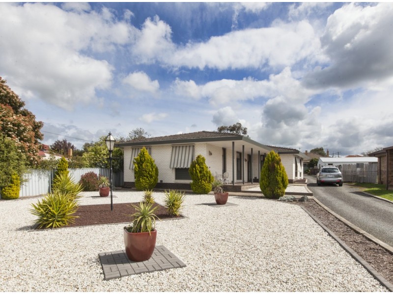 13 George Road, Ararat VIC 3377