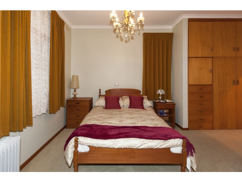 13 George Road, Ararat VIC 3377