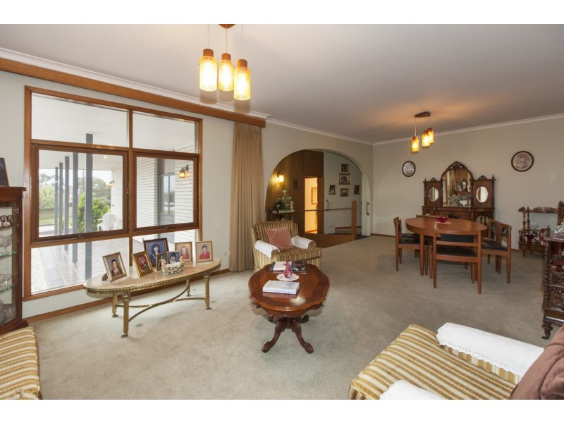 13 George Road, Ararat VIC 3377