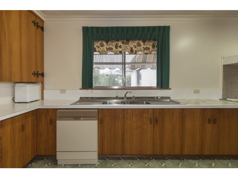 13 George Road, Ararat VIC 3377