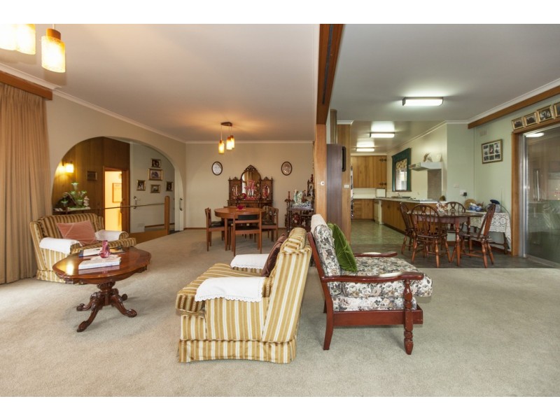 13 George Road, Ararat VIC 3377