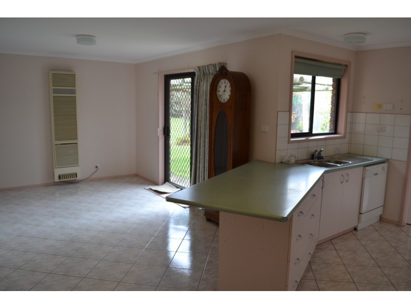 10 Blackie Avenue, Ararat VIC 3377