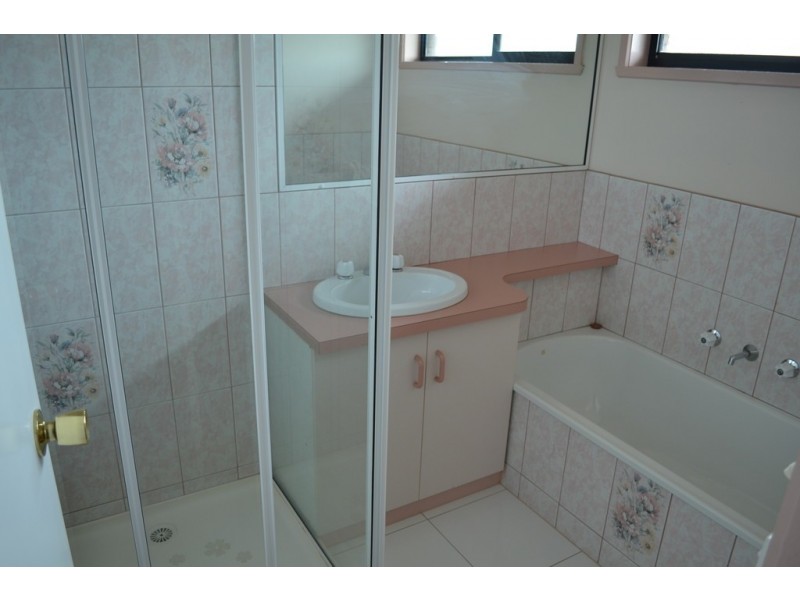 10 Blackie Avenue, Ararat VIC 3377