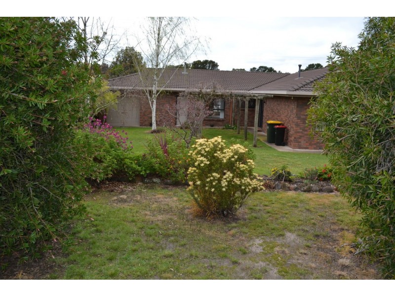 10 Blackie Avenue, Ararat VIC 3377