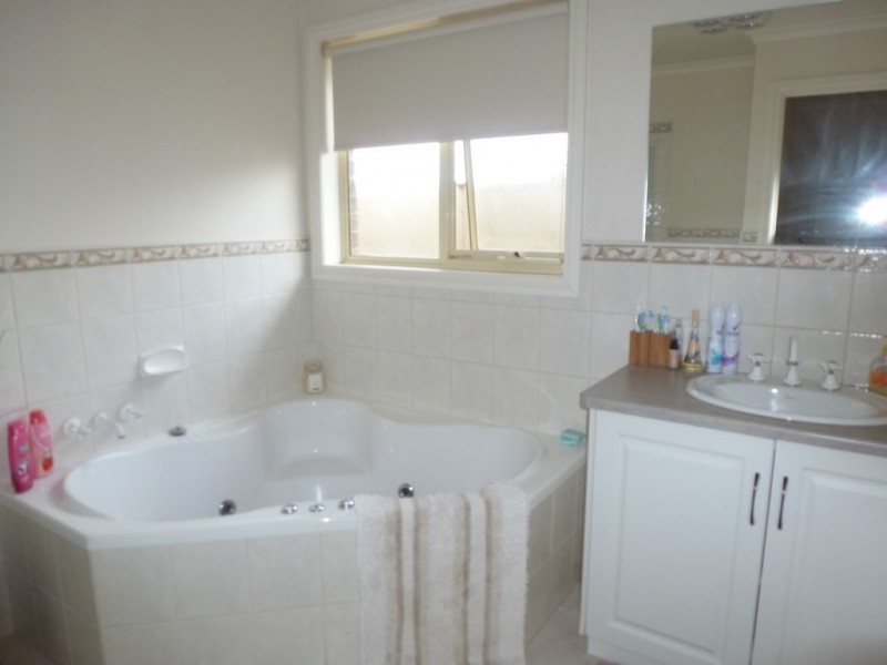 2 / 6 Queens Avenue, Ararat VIC 3377