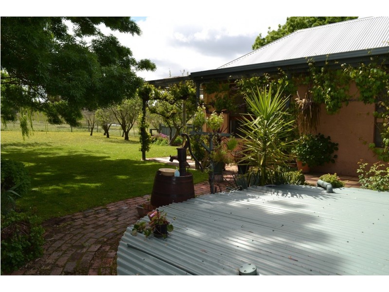 1426 Western Highway, Great Western VIC 3374