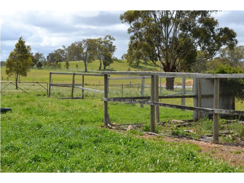 1426 Western Highway, Great Western VIC 3374