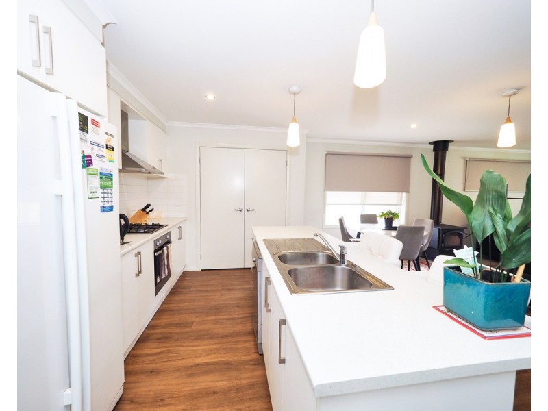 7 Heath Court, Beaufort VIC 3373