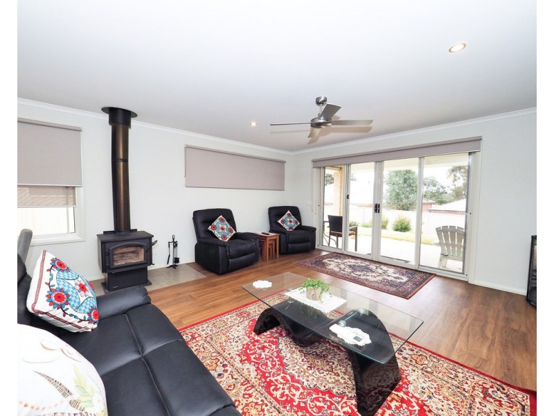 7 Heath Court, Beaufort VIC 3373