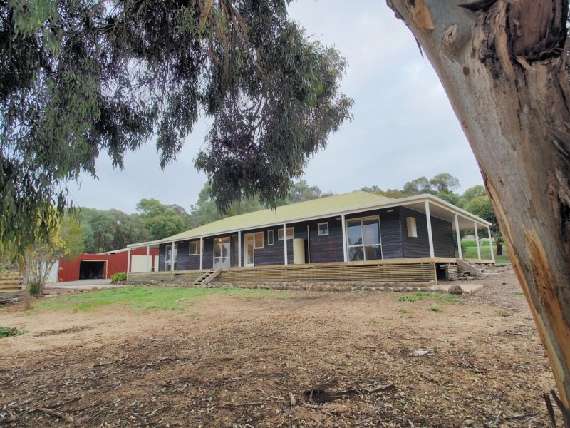 61 BYRON ROAD, Cathcart VIC 3377