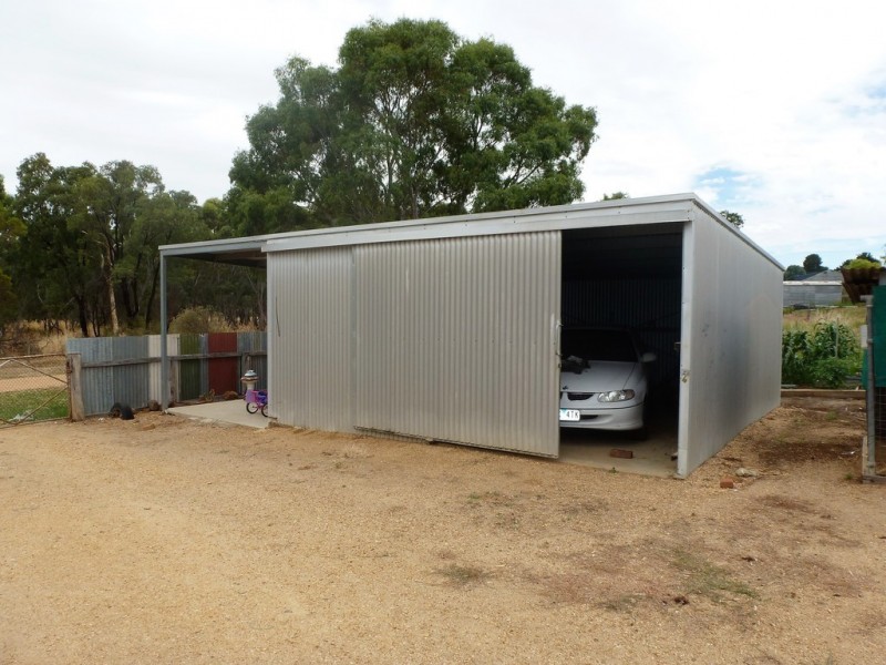 11 Brooke Street, Moyston VIC 3377