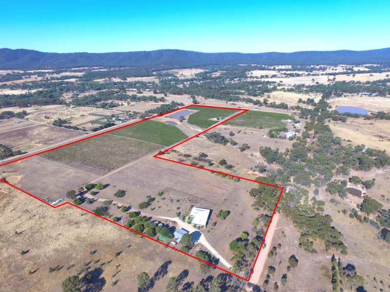 105 Rifle Butts Road, Landsborough VIC 3384