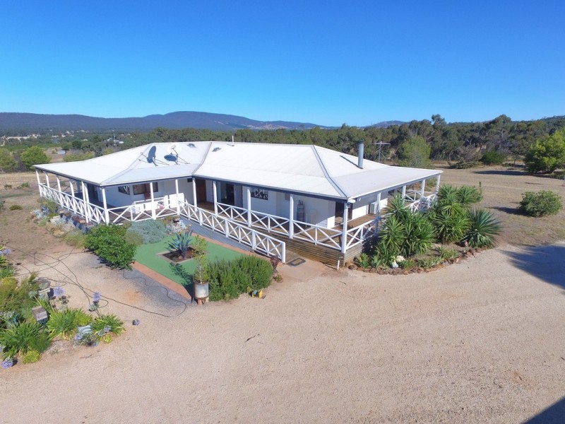 105 Rifle Butts Road, Landsborough VIC 3384