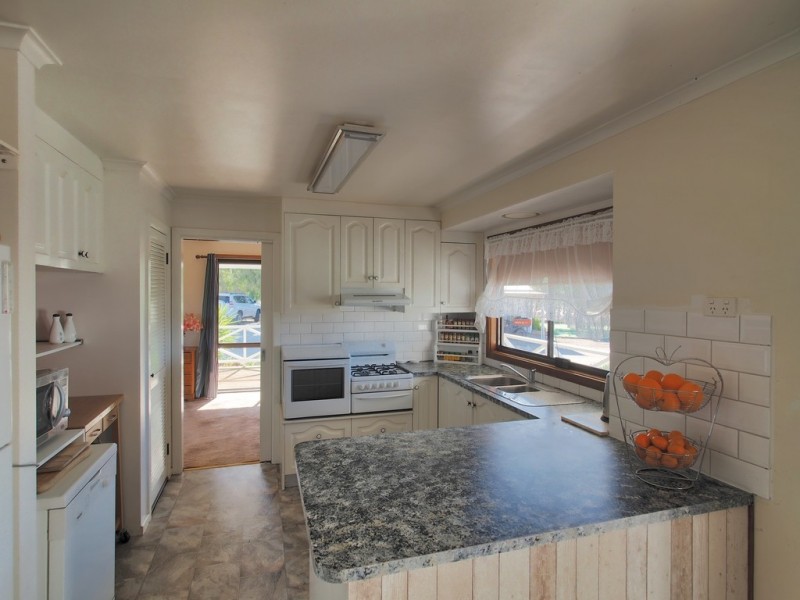 105 Rifle Butts Road, Landsborough VIC 3384