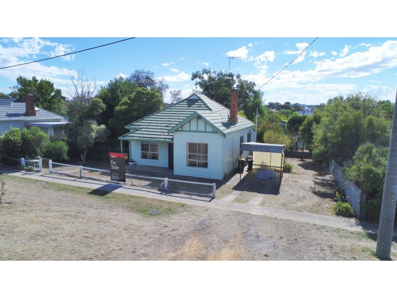 9 Currajong Avenue, Ararat VIC 3377