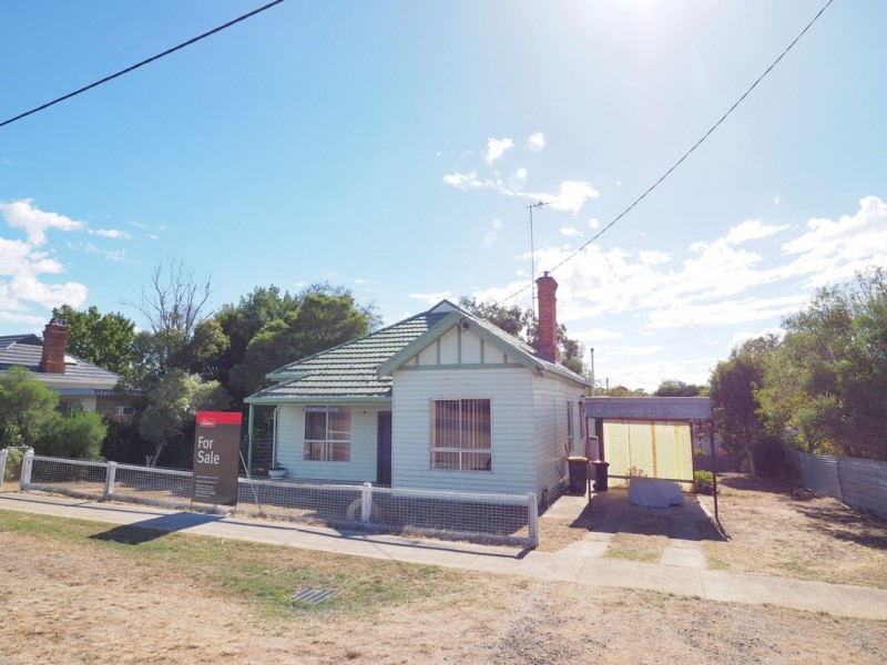 9 Currajong Avenue, Ararat VIC 3377