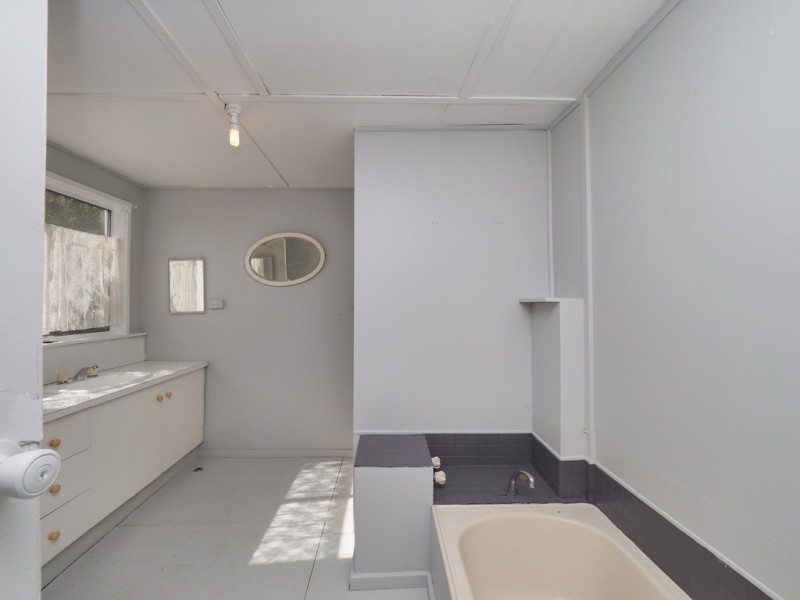 9 Currajong Avenue, Ararat VIC 3377