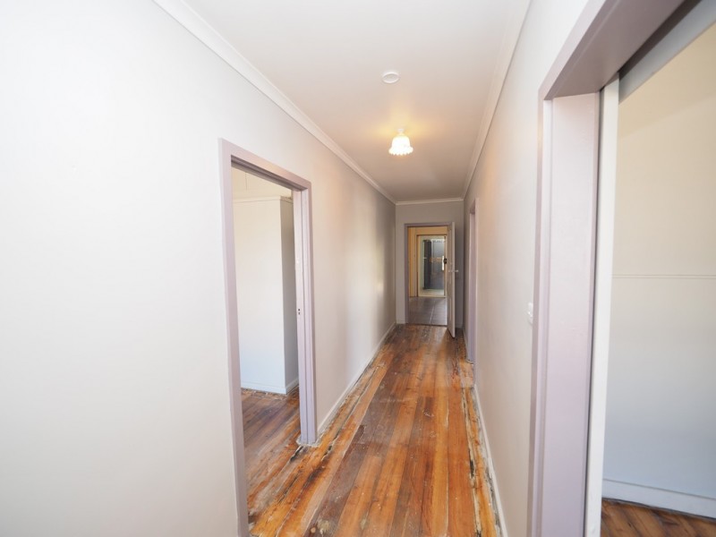 9 Currajong Avenue, Ararat VIC 3377