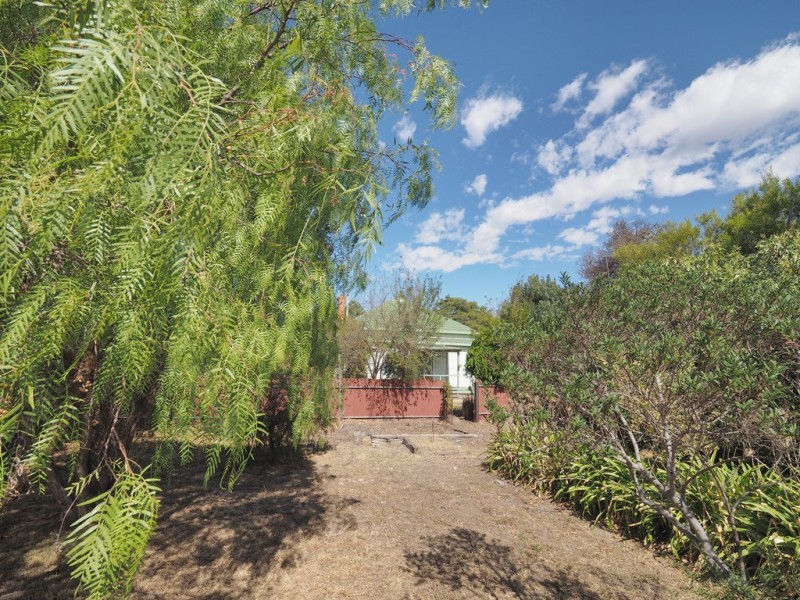 9 Currajong Avenue, Ararat VIC 3377