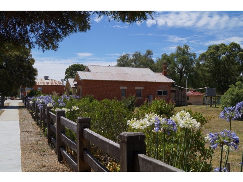 64 Burke Street, Landsborough VIC 3384