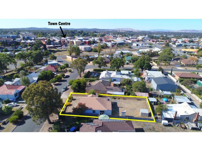 14 Queens Avenue, Ararat VIC 3377