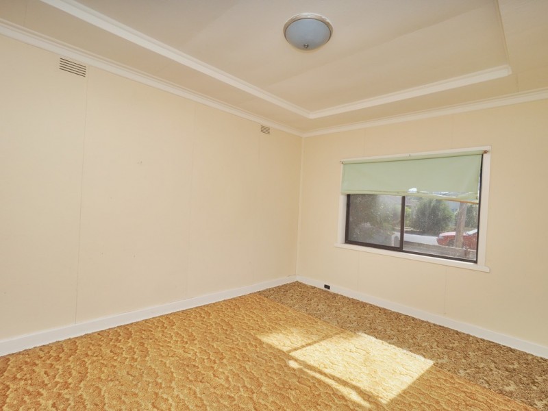 14 Queens Avenue, Ararat VIC 3377