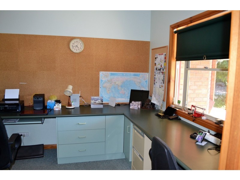 12 Redgum Drive, Ararat VIC 3377