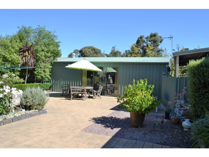 12 Redgum Drive, Ararat VIC 3377