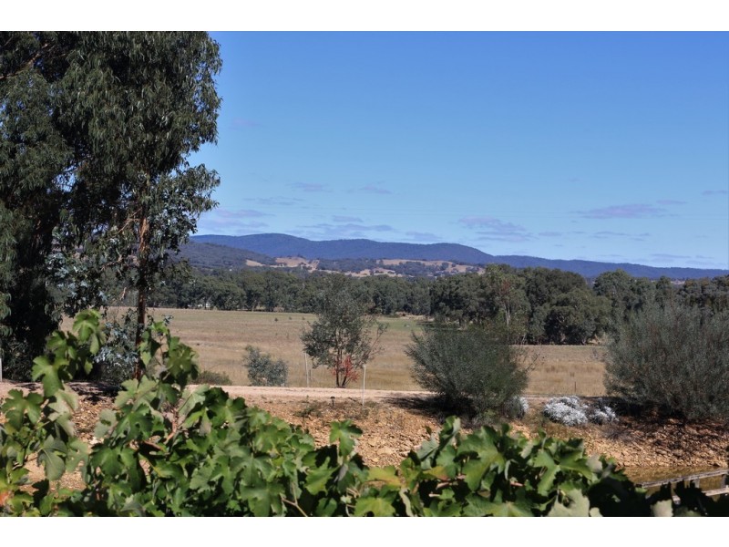 15 Borbridge Lane, Moonambel VIC 3478