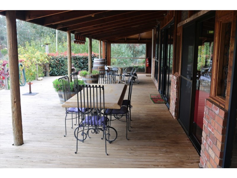 15 Borbridge Lane, Moonambel VIC 3478