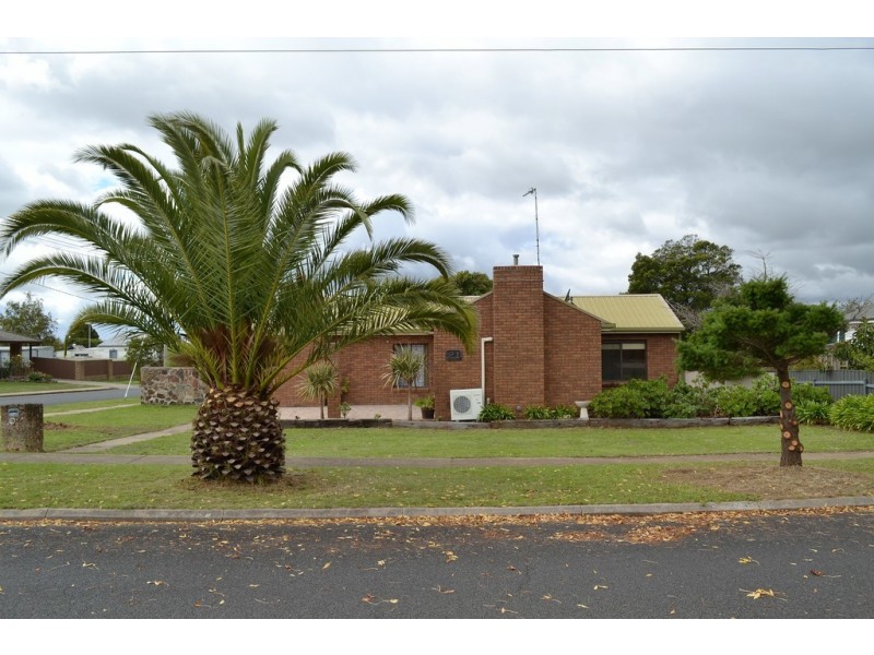 21 Coad Street, Ararat VIC 3377