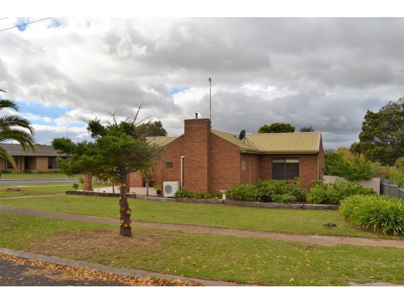 21 Coad Street, Ararat VIC 3377