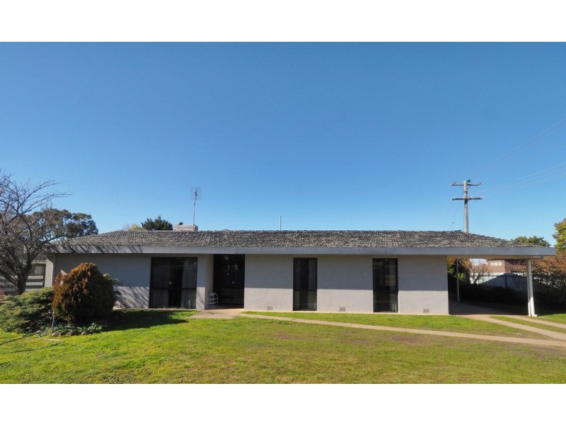 23 Port Fairy Road, Ararat VIC 3377