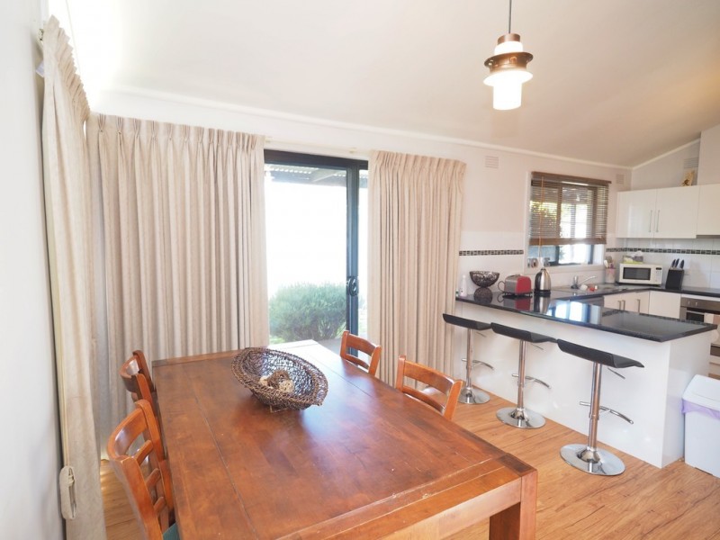 23 Port Fairy Road, Ararat VIC 3377