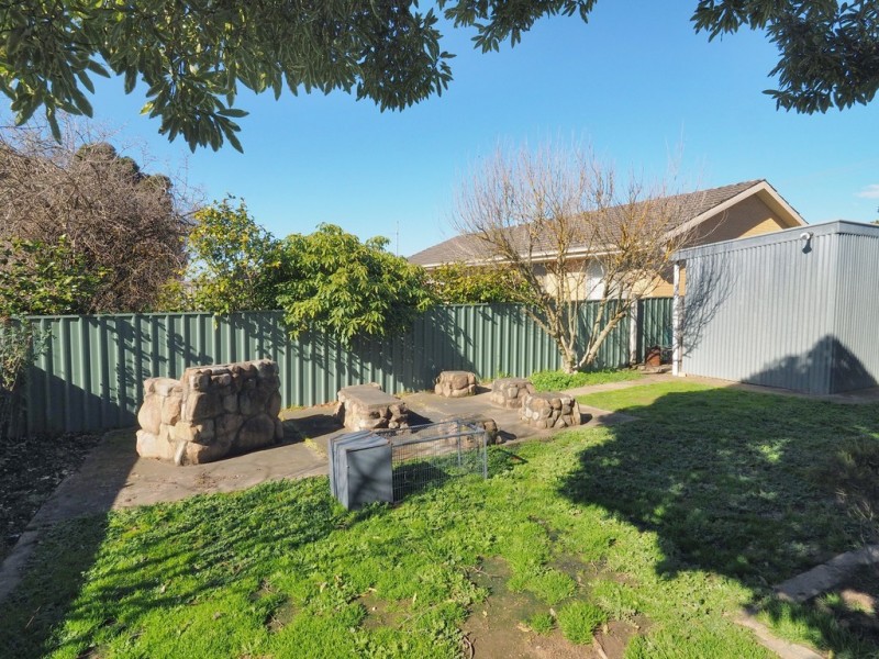 23 Port Fairy Road, Ararat VIC 3377