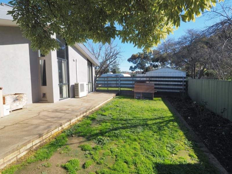 23 Port Fairy Road, Ararat VIC 3377