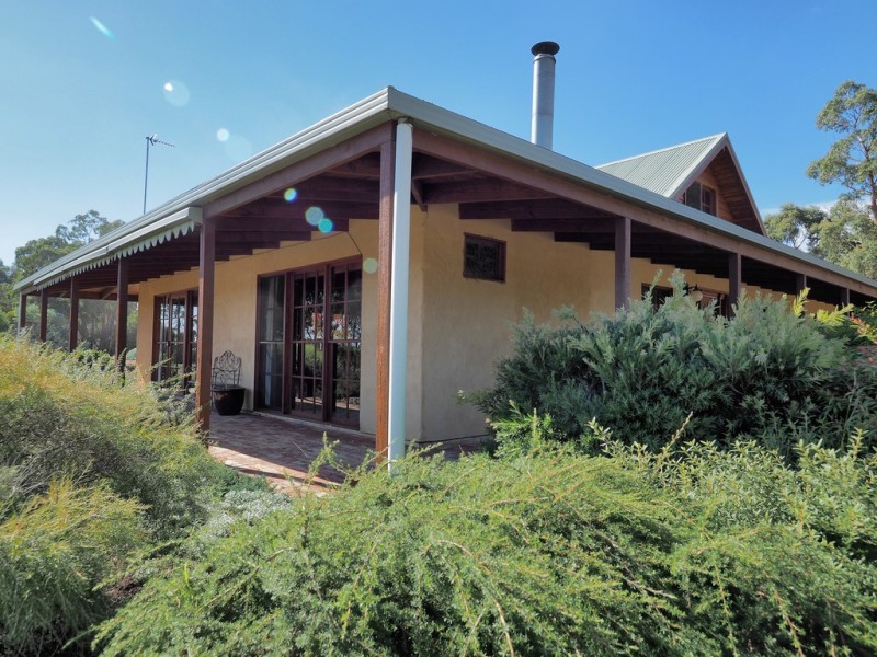 788 Moyston Dunkeld Road, Moyston VIC 3377