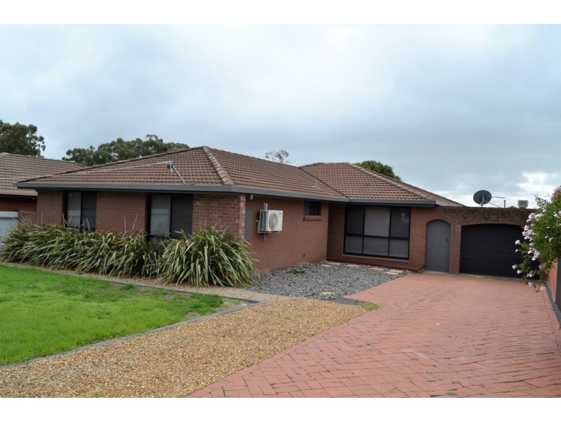 76 Banfield Street, Ararat VIC 3377