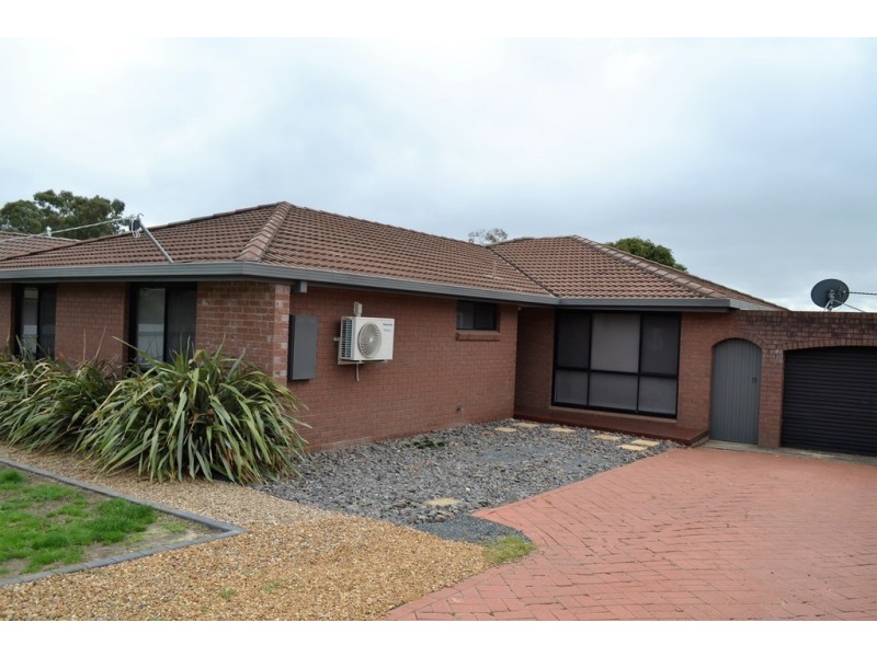 76 Banfield Street, Ararat VIC 3377