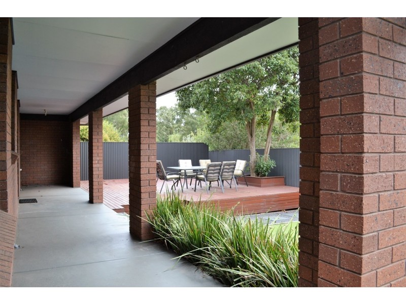 76 Banfield Street, Ararat VIC 3377