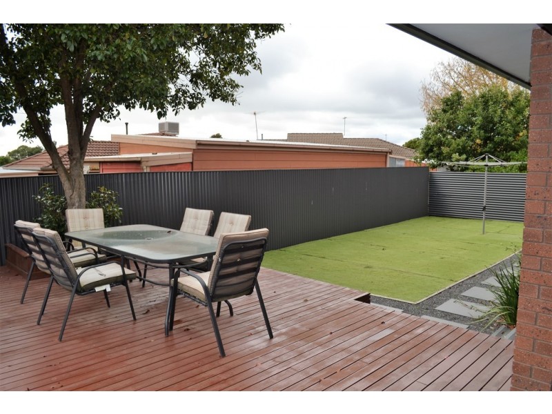 76 Banfield Street, Ararat VIC 3377