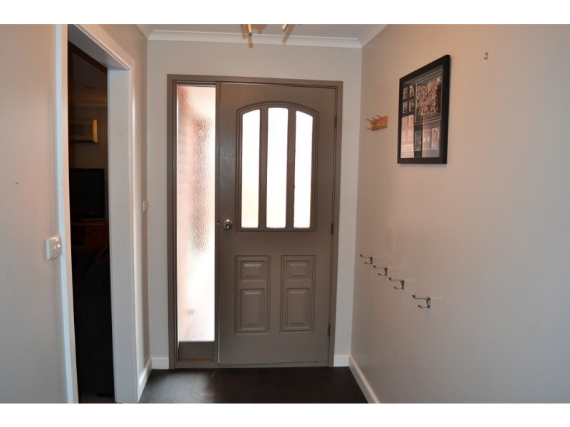 76 Banfield Street, Ararat VIC 3377