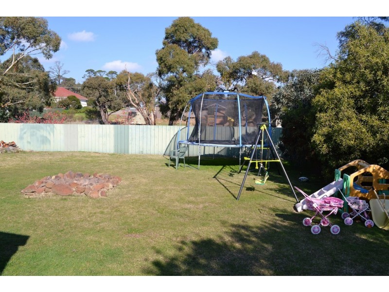 6 Redgum Drive, Ararat VIC 3377